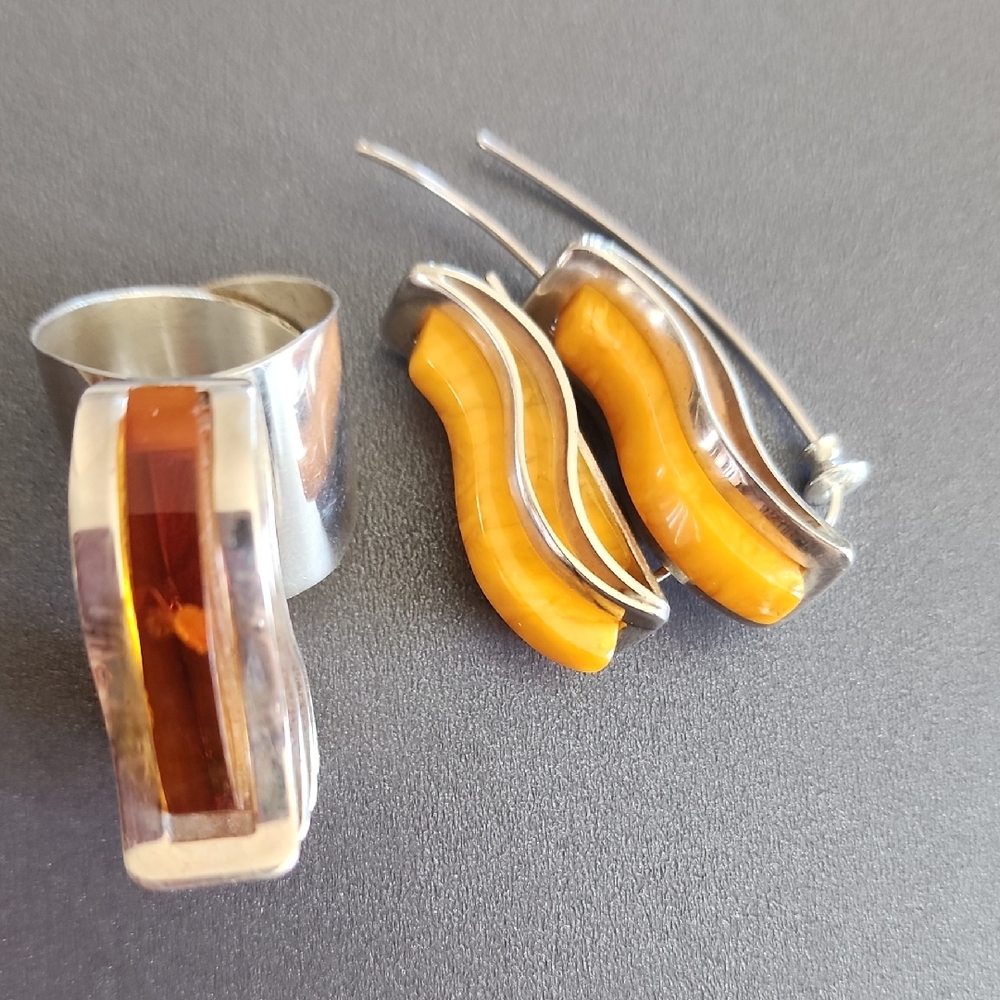 Silver and Amber Jewelry Set